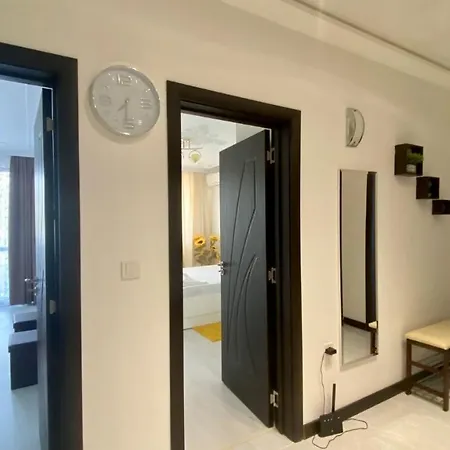 Bratanov Edelweiess Apartment Nesebar