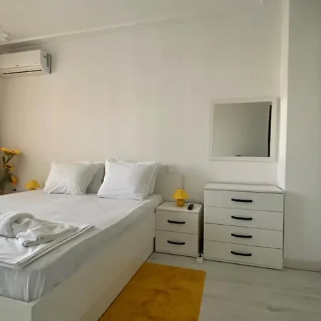 Bratanov Edelweiess Apartment *